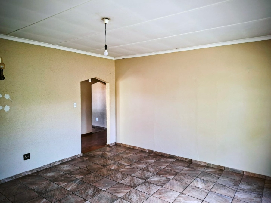 To Let 3 Bedroom Property for Rent in La Hoff North West